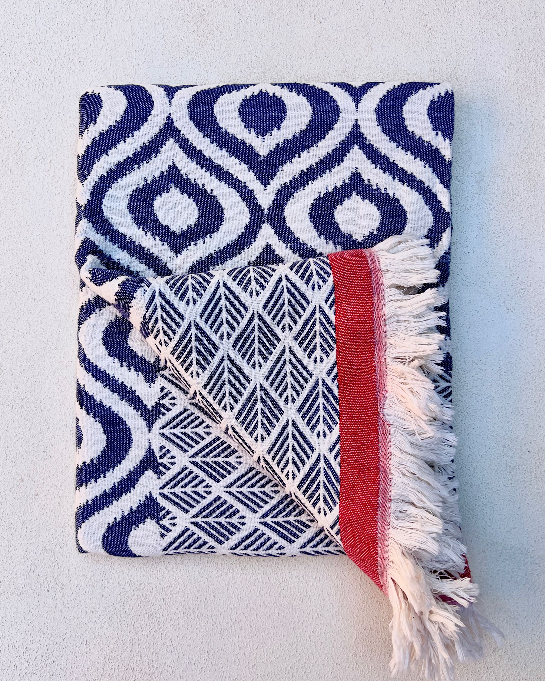 Henley Throw – Navy & Red