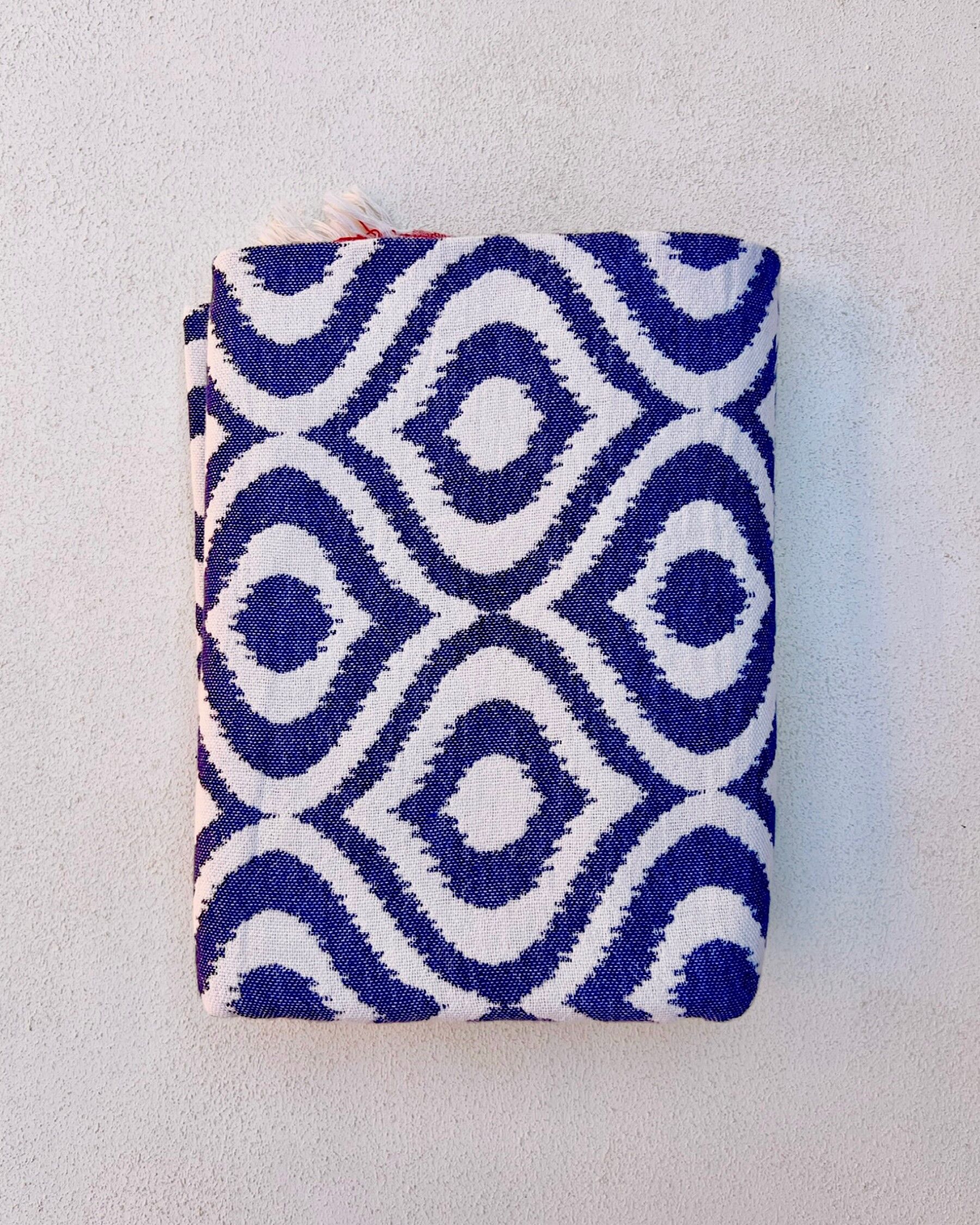 Henley Throw – Navy & Red - Image 2