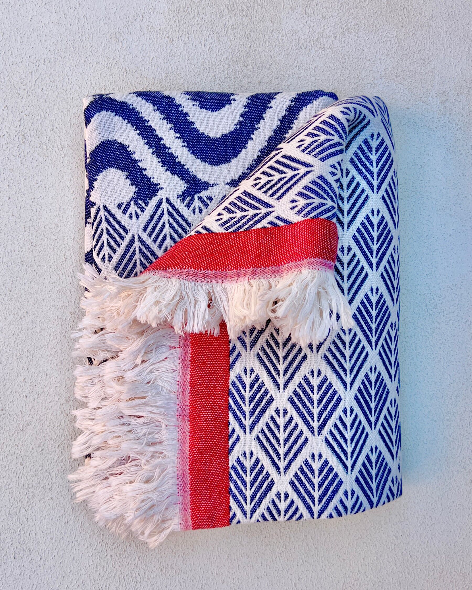 Henley Throw – Navy & Red - Image 3